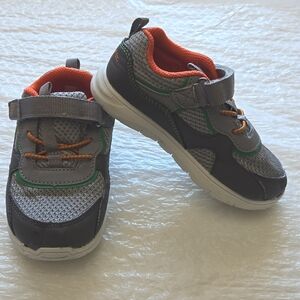 Kids Stride Rite Gus Sneaker Grey Size 9